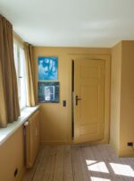 India Yellow im Schlafzimmer